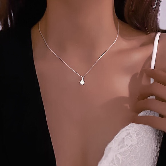 ⚜️[𝟯/$𝟭𝟴]⚜️Rhinestone Delicate Necklace NEW - Picture 4 of 10